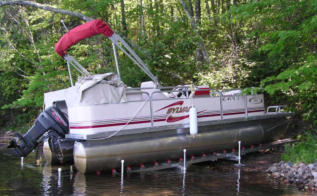 pontoon ramp with boat docked
